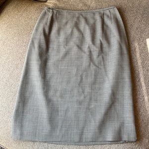 Valentino Miss V wool skirt blend skirt size 10, as is